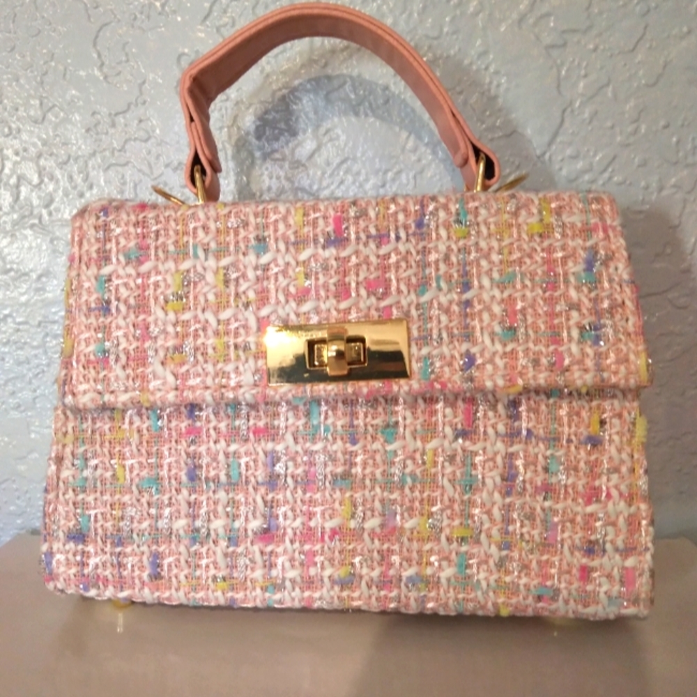 Pink pastel cute bag medium size gives vintage Chanel vibes multicolor tweed
